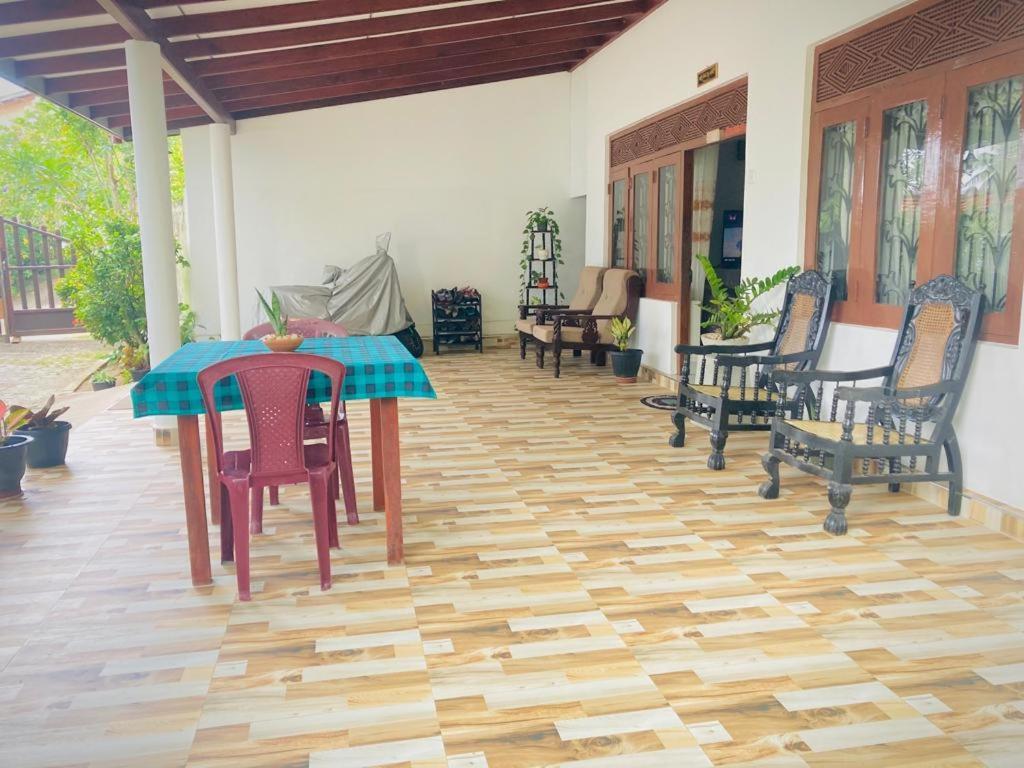 Ameena Homestay Тангалла Экстерьер фото