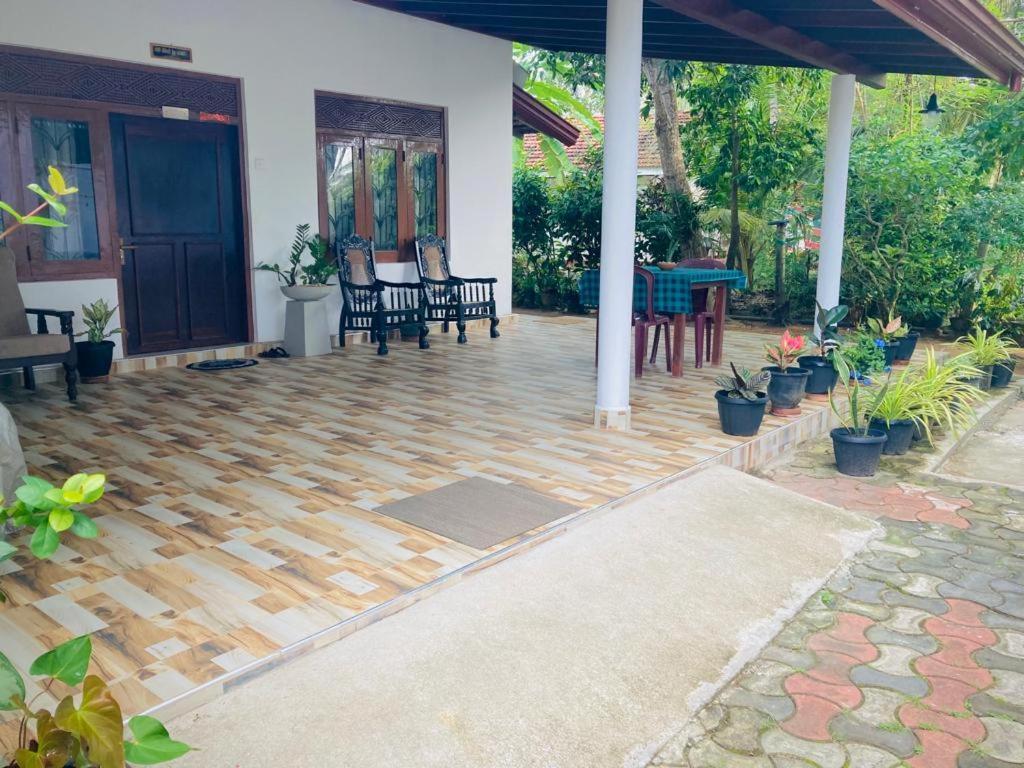 Ameena Homestay Тангалла Экстерьер фото