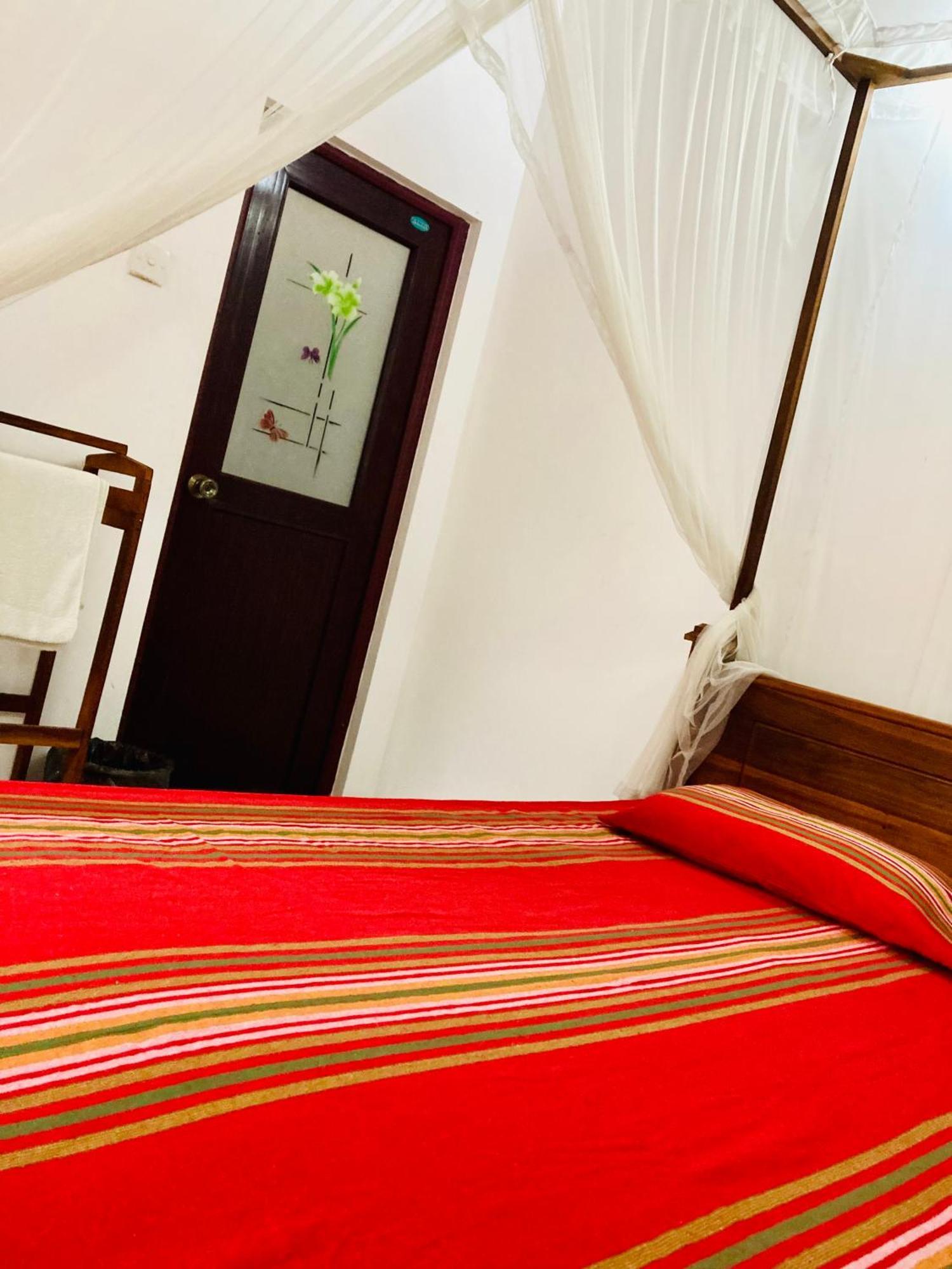Ameena Homestay Тангалла Экстерьер фото